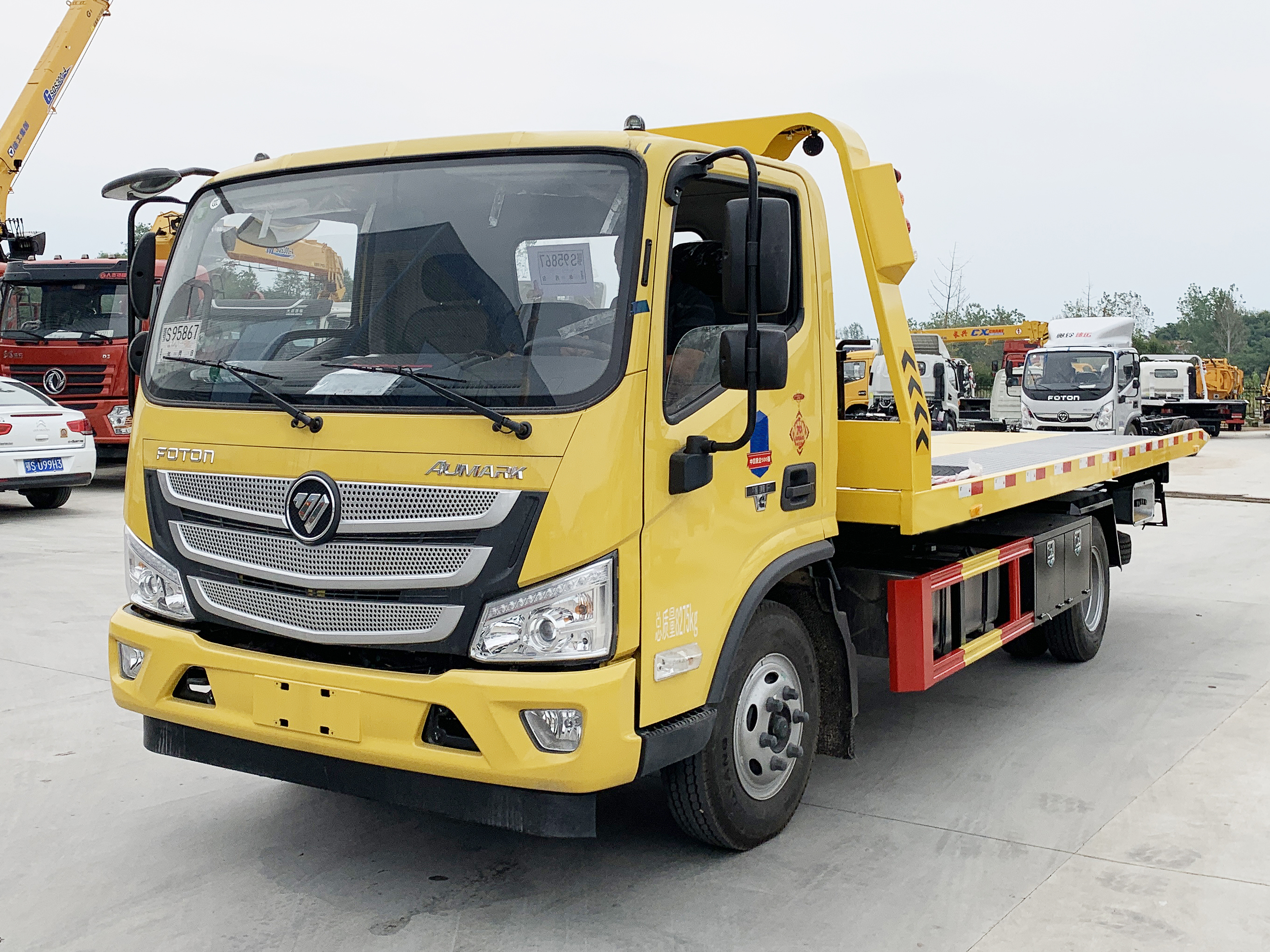 国六蓝牌欧马可一拖二清障车