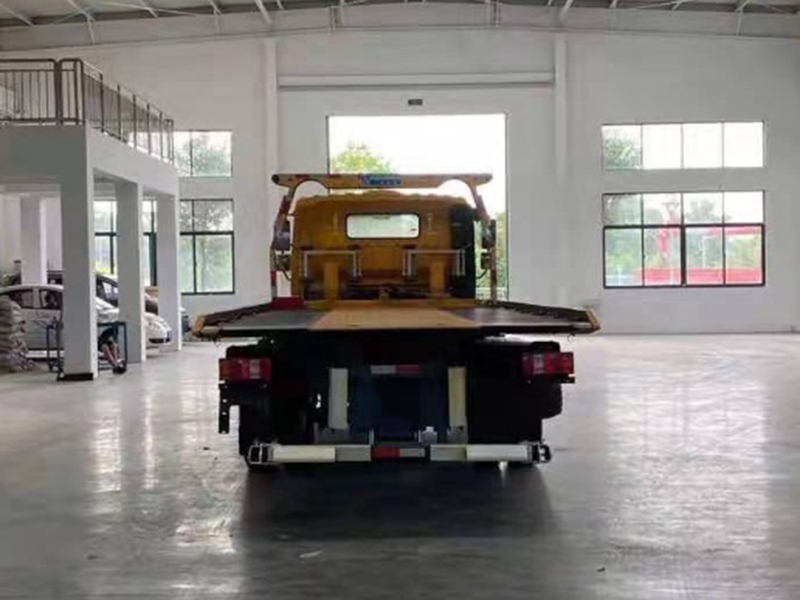 豪沃4500轴距精品清障车